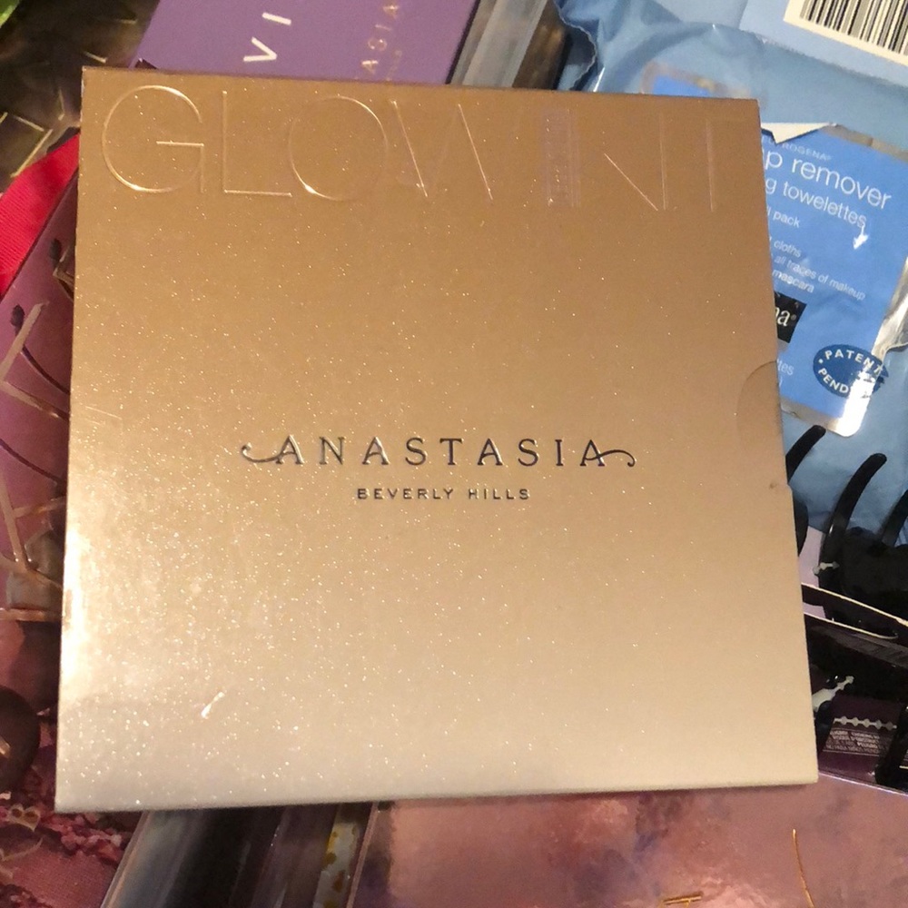 Anastasia Beverly Hills Sun Dipped Glow kit
